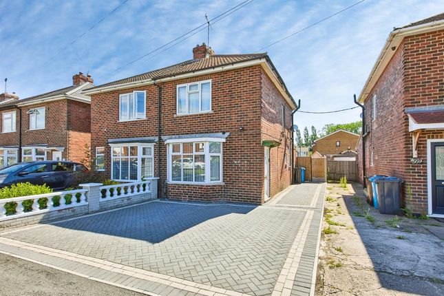 2 bed property, in Stenson Road, £180,000