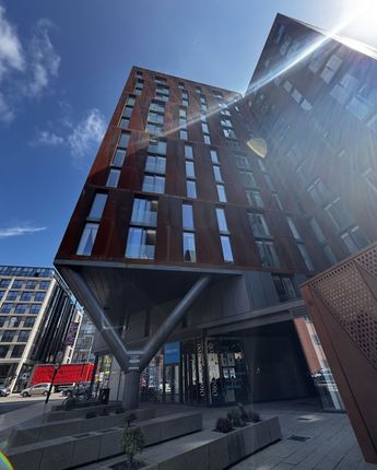 2 bed property, in Oxid House, £225,000