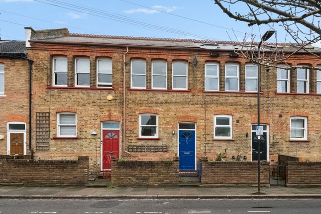 2 bed property, in Springfield Road, £550,000