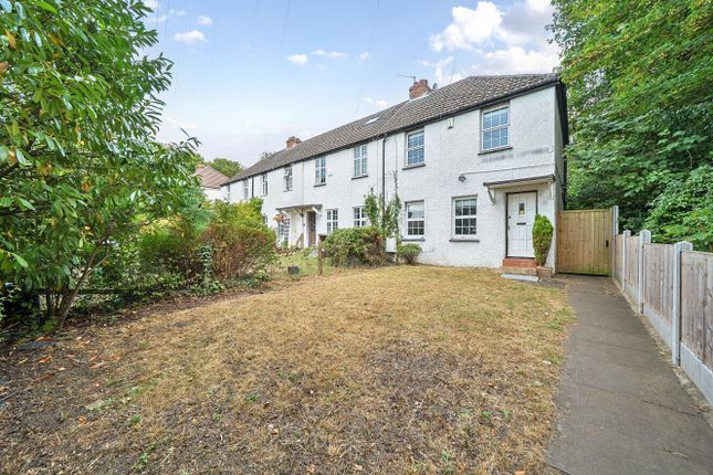 2 bed property, in Leaves Green Road, £449,950