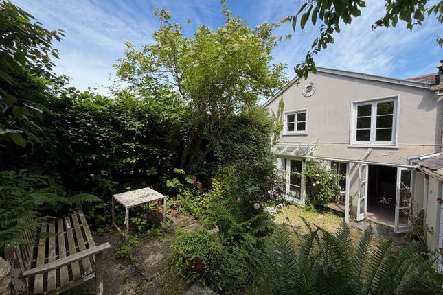4 bed property, in King Street, £350,000