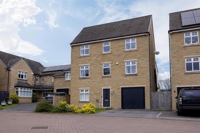 5 bed property, in Beamsley Close, £560,000