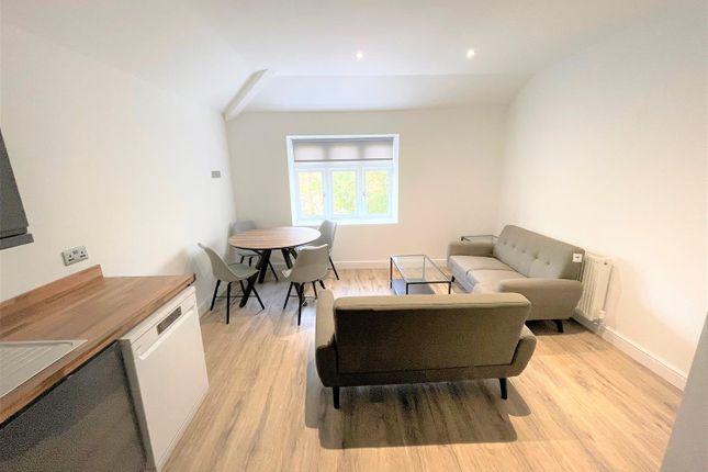 2 bed property, in Park Terrace, £154,500