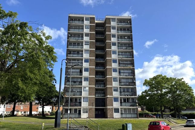 3 bed property, in 21 Buckthorne House, £120,000