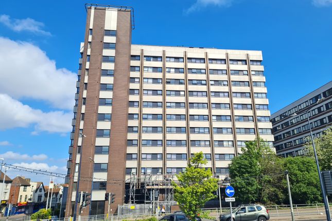2 bed property, in Flat 10, £25,000