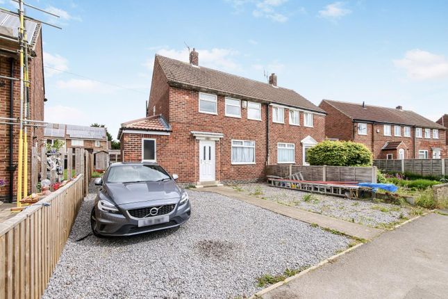 2 bed property, in Barkston Avenue, £260,000