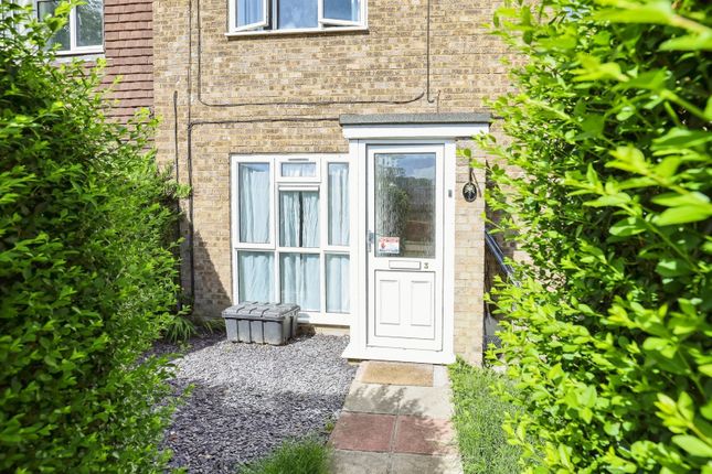 2 bed property, in Bristol Close, £190,000