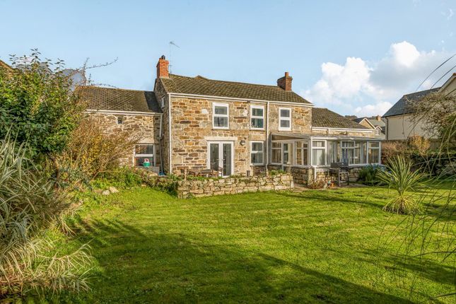 5 bed property, in Rosudgeon, £450,000