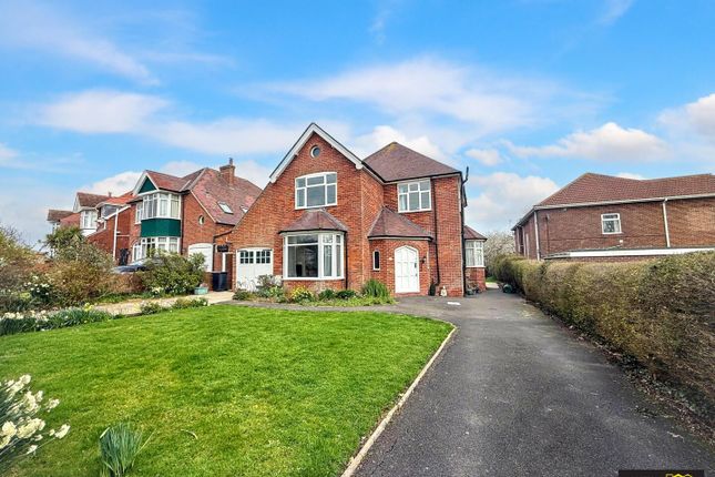 7 bed property, in Lynmoor Road, £685,000