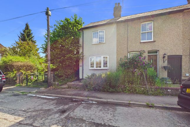 2 bed property, in Bois Moor Road, £435,000