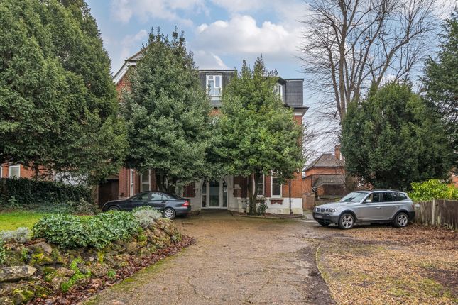 2 bed property, in Montpelier Road, £425,000