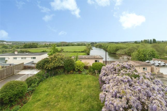 5 bed property, in Countess Wear Road, £800,000
