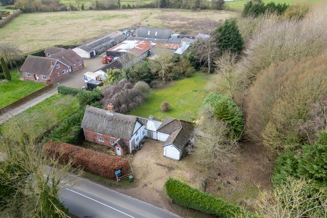 2 bed property, in Puddledock, £250,000