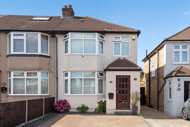 3 bed property, in Sutton Court Road, £575,000