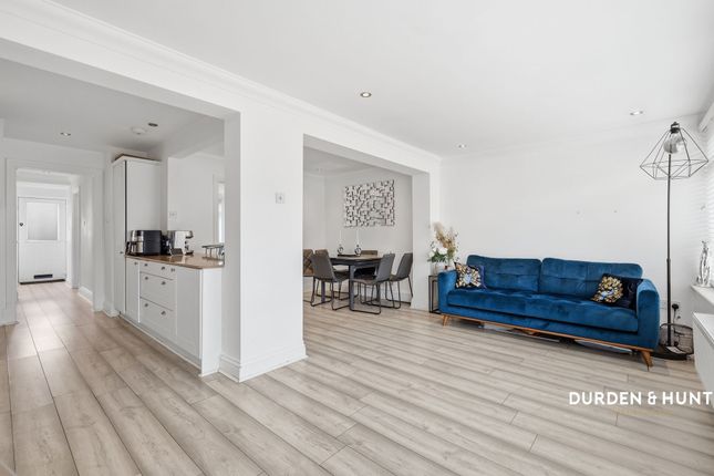 3 bed property, in Oxford Avenue, £525,000