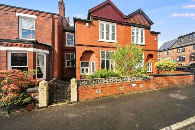 3 bed property, in Avondale Road, £350,000