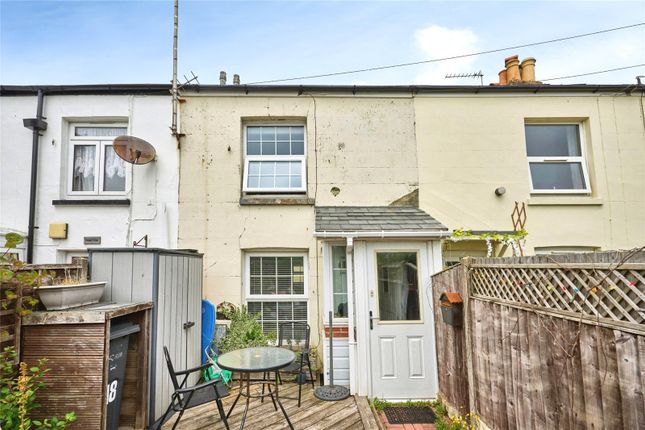 2 bed property, in George Street, £100,000