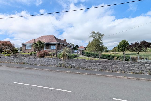 3 bed property, in Cefn Byrle Road, £375,000
