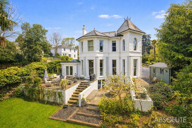 5 bed property, in Solsbro Road, £1,200,000