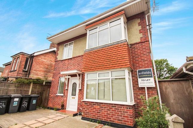 5 bed property, in Maple Road, £325,000