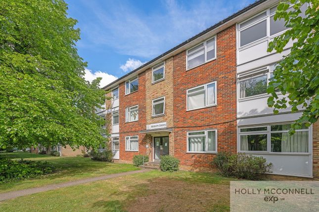 3 bed property, in Bishops Green, £245,000
