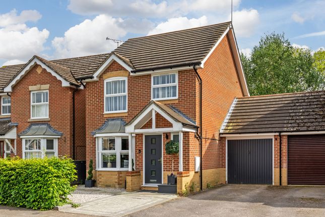 3 bed property, in Whitebeam Close, £450,000