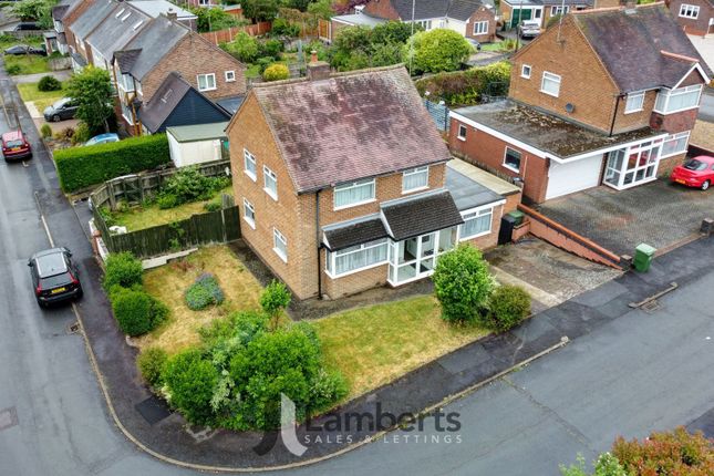 3 bed property, in Milton Close, £325,000