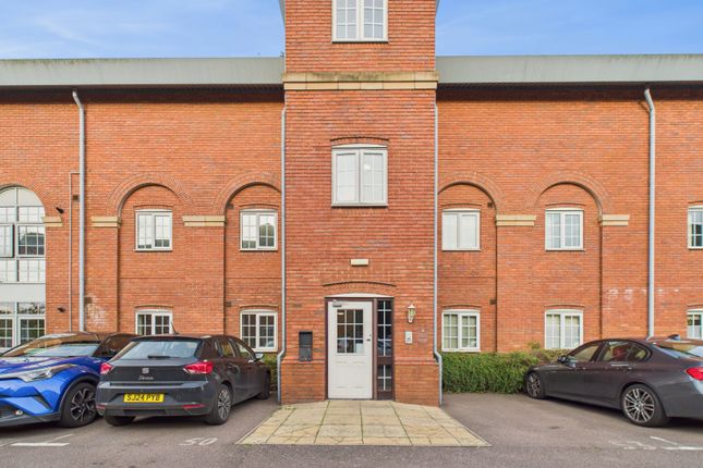 2 bed property, in Caxton Court, £89,000