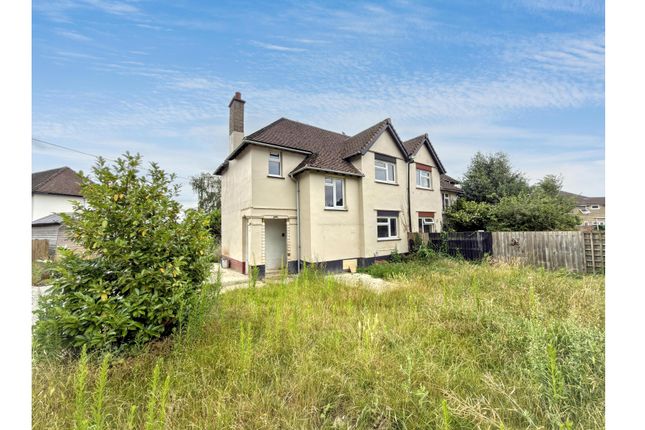 3 bed property, in 4 Martens Lake, £110,000