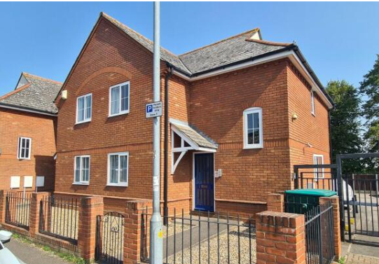 1 bed property, in Mill Road, £150,000