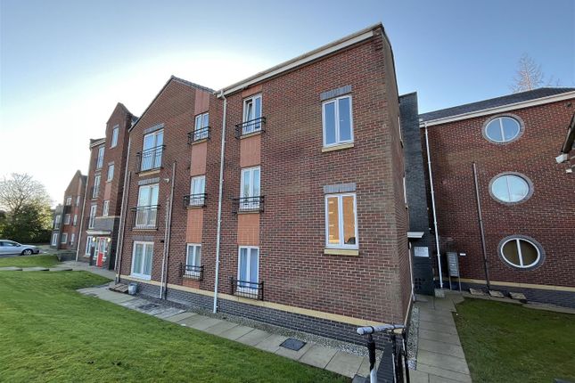 2 bed property, in Elizabeth House, £110,000