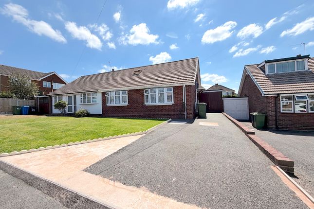 4 bed property, in Lambourne Close, £350,000