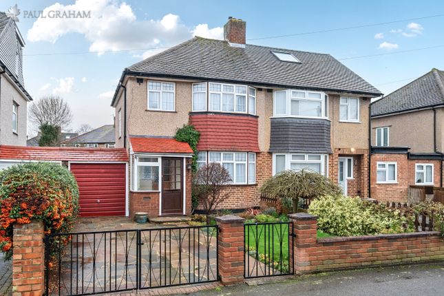 3 bed property, in Kingswood Drive, £500,000