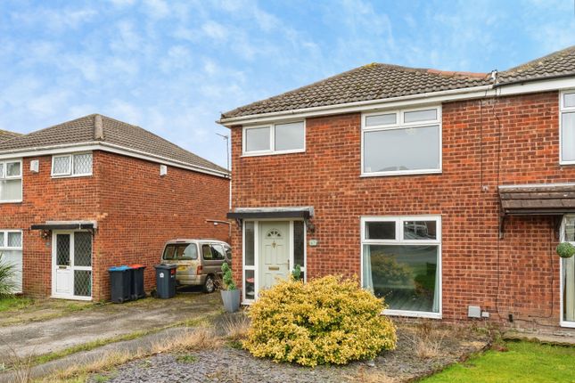 3 bed property, in Hallfield Drive, £200,000