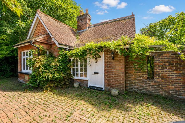 2 bed property, in Upper Church Road, £325,000