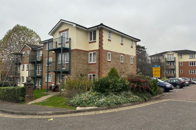 2 bed property, in Alexandra Park, £190,000