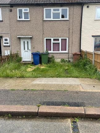 3 bed property, in Lawrence Gardens, £260,000