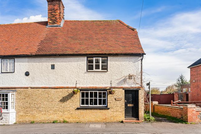3 bed property, in Hare Street, £585,000