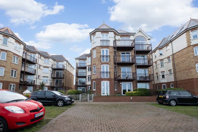 2 bed property, in Sea Road, £299,995