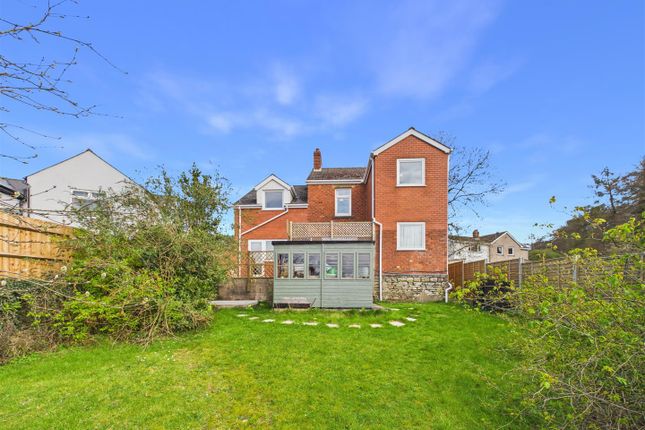 5 bed property, in Forest Road, £475,000