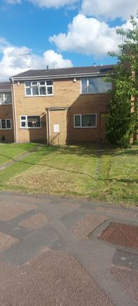 2 bed property, in Beaumont Walk, £180,000