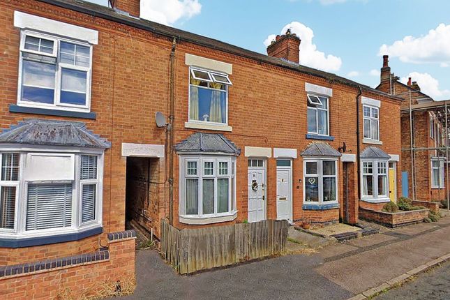 2 bed property, in Harcourt Road, £180,000