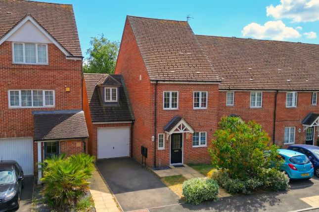 3 bed property, in School Drive, £475,000