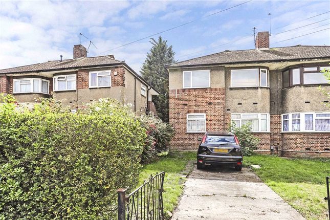 2 bed property, in Fullwell Avenue, £250,000