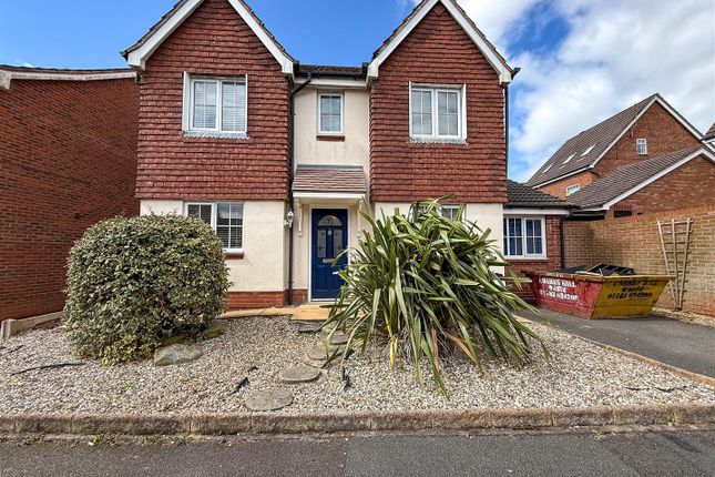 4 bed property, in Woodpecker Drive, £325,000