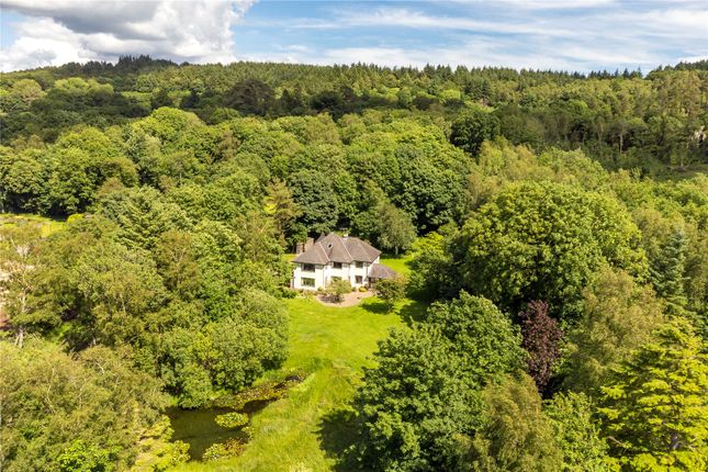 4 bed property, in Woodhead, £575,000