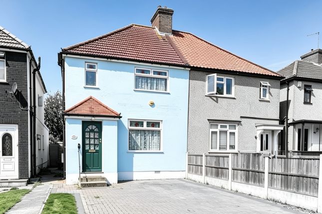 3 bed property, in Straight Road, £425,000