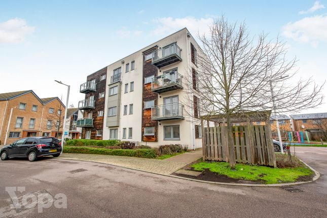2 bed property, in Lady Jane Place, £230,000