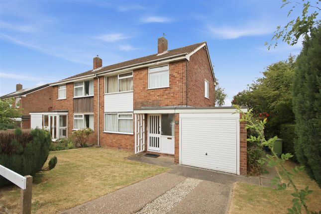 3 bed property, in Newbridge Lane, £210,000