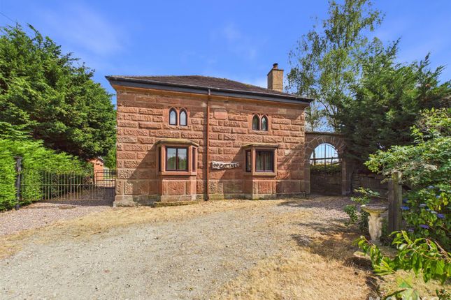 3 bed property, in Lee Brockhurst, £450,000